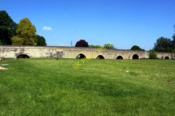 Photo 6"x4" The causeway to Wallingford Bridge Wallingford c2010