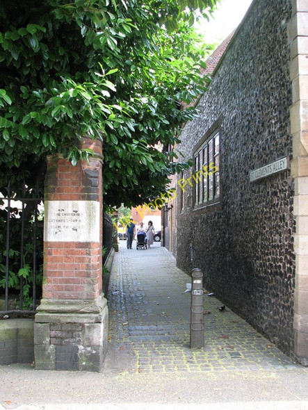 Photo 6"x4" St Clement's Alley past St Clement's church Norwich c2010