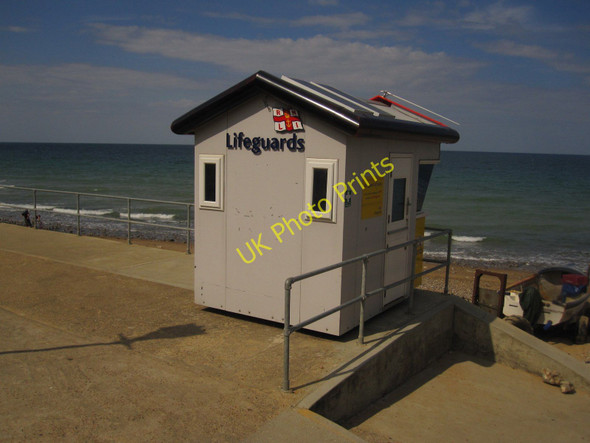 Photo 6"x4" East Runton: the RNLI Lifeguard Station Cromer\/TG2142 c2010