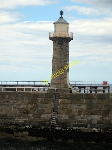 Photo 6"x4" East Pier Lighthouse (1) Whitby\/NZ8910 c2010