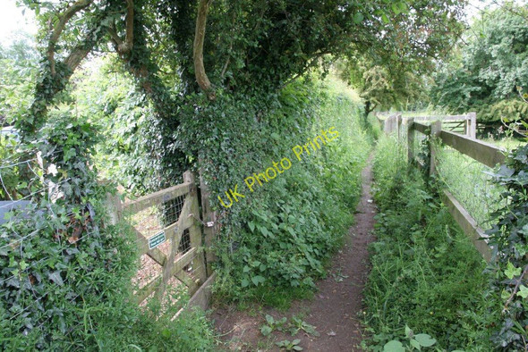Photo 6"x4" Gate along the footpath Pitsford c2010