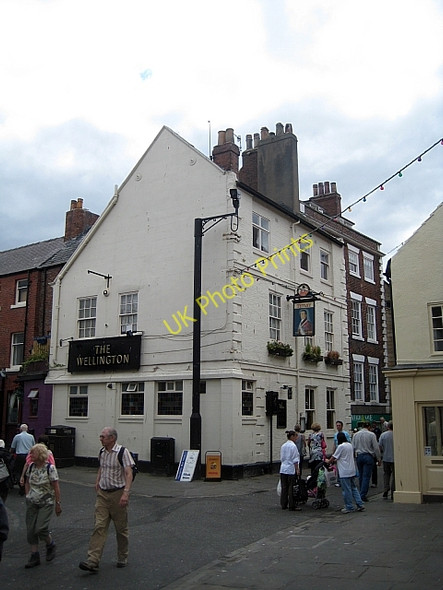 Photo 6"x4" Baxtergate, Wellington Hotel Whitby\/NZ8910 c2010