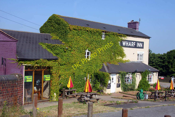 Photo 6"x4" The Wharf Inn at Fenny Compton Wharf c2010