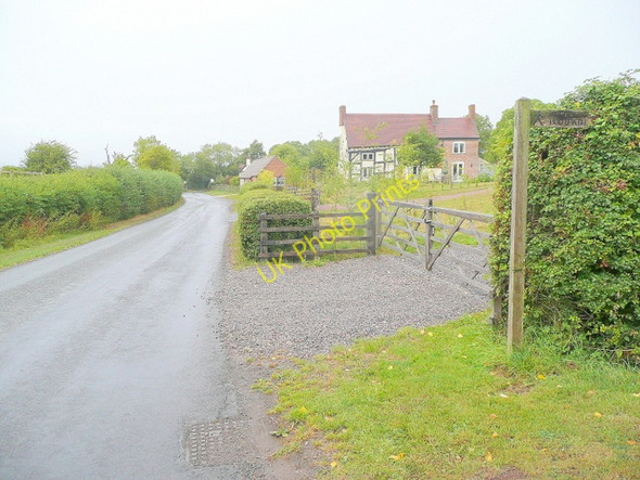 Photo 6"x4" Cottages on Moorend Road Bridge End\/SO8031 c2010