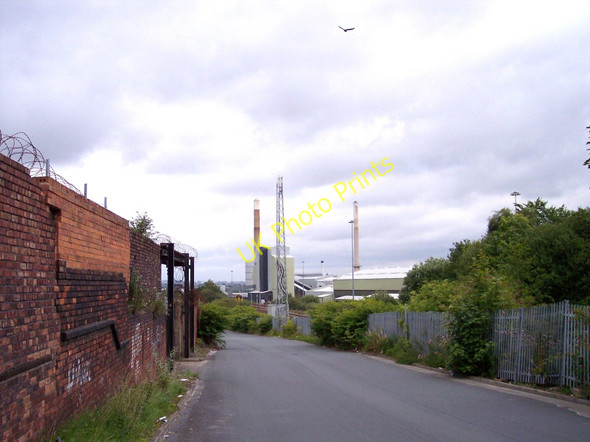 Photo 6"x4" St helens liverpool railway divide the old and new Pilkington plants St Helens\/SJ5095 c2010