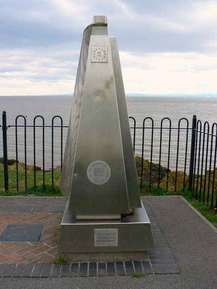 Photo 6"x4" A closer view of the Millennium Celebration Monument, Clevedon Clevedon c2010