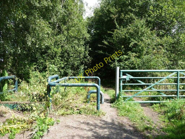 Photo 6"x4" Controlling footpath use Lower Altofts c2010