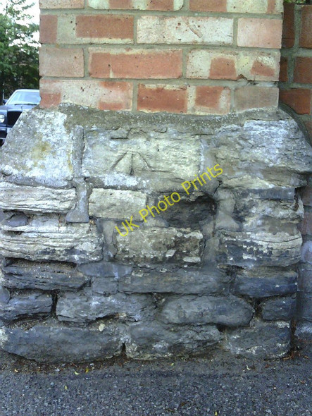 Photo 6"x4" Benchmark on wall pier at junction of Hobson Road and Banbury Road Sunnymead\/SP5009 c2010