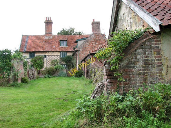 Photo 6"x4" Farmhouse at Church Farm, Hethel Hethel c2010