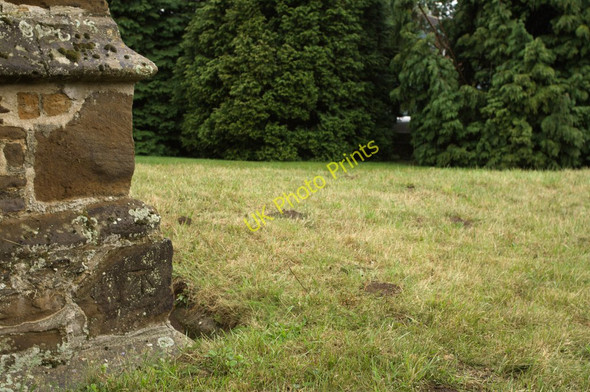 Photo 6"x4" Cut Bench Mark, St Mary's Church Everton\/TL2051 c2010