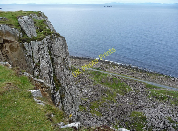 Photo 6"x4" On top of Creagan Iar Duntulm c2010