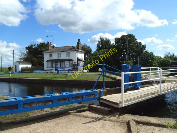 Photo 6"x4" Lock and lock-keeper's house, Heybridge Basin Heybridge Basin c2010