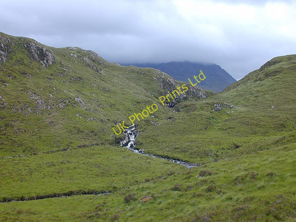 Photo 6"x4" Abhainn Tholldhoire Creag Cairneasair c2003