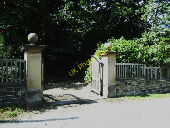 Photo 6"x4" Entrance Gateway to Upper Hall, Steeton Silsden c2010