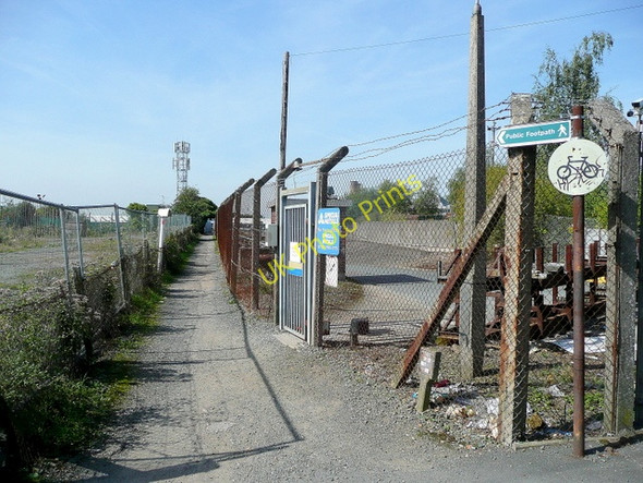 Photo 6"x4" Footpath through Hereford's industrial area Hereford c2010