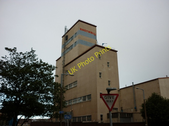 Photo 6"x4" The Shotwell factory next to Drypool Bridge, Hull Kingston upon Hull c2010
