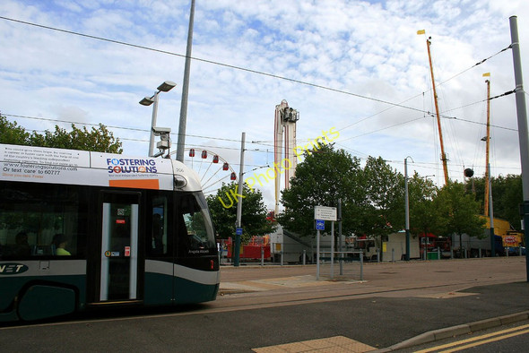 Photo 6"x4" Two Nottingham icons Nottingham\/SK5641 c2010