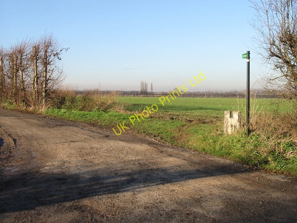 Photo 6"x4" Looking NE along line of footpath near Westmarsh Westmarsh c2007