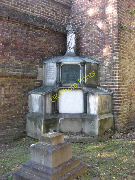 Photo 6"x4" St George's Church, Esher - tombstone Esher c2010