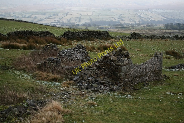 Photo 6"x4" Small Ruin on Carlton Moor Carlton\/SE0684 c2007