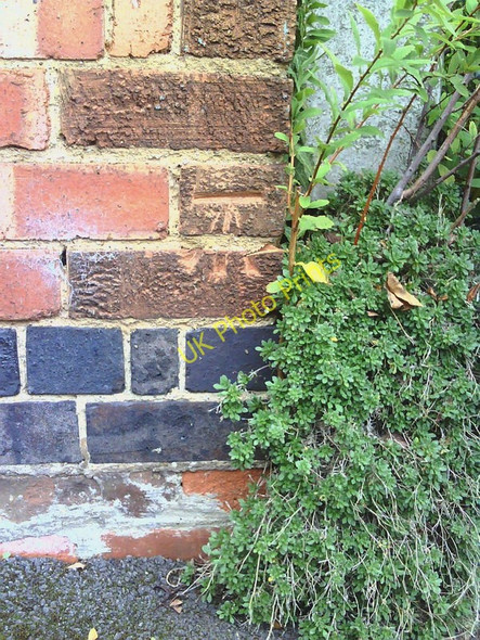Photo 6"x4" Benchmark on #44 Littlehay Road Oxford\/SP5106 c2010