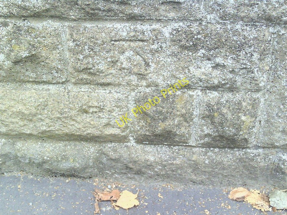 Photo 6"x4" Benchmark on wall outside #9 Henley Avenue Oxford\/SP5106 c2010