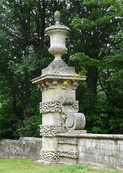 Photo 6"x4" Detail of gateway near Fonthill Bishop Fonthill Bishop c2010