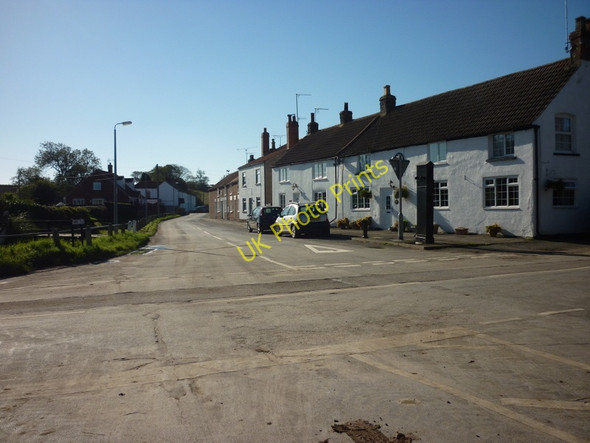 Photo 6"x4" Thwing Road, Burton Fleming Burton Fleming c2010