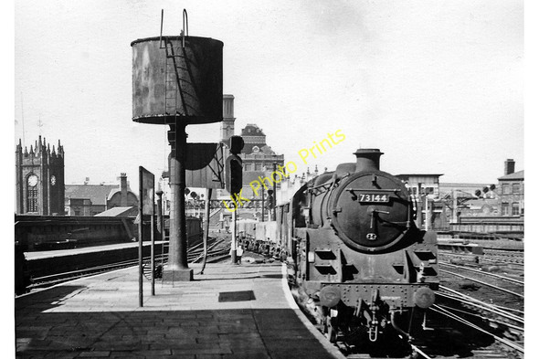 Photo 6"x4" Eastbound freight entering Manchester Exchange Station Manchester c1966