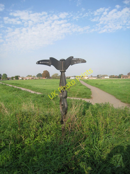 Photo 6"x4" Signpost near Eton Wick Eton c2010