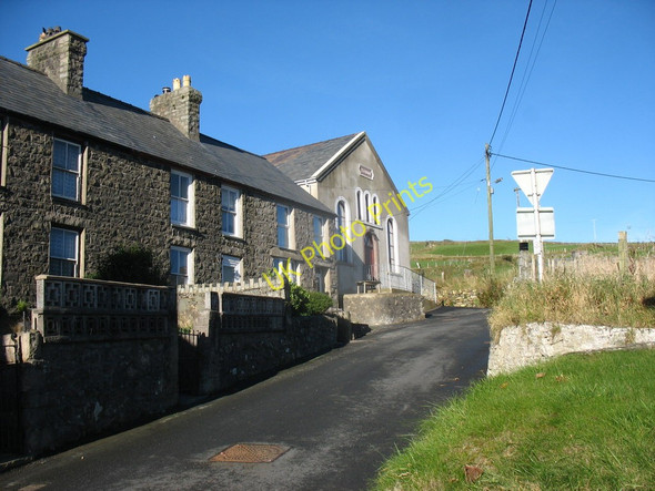 Photo 6"x4" Terraced houses and the former Capel Tabor on Ffordd y Nant Llithfaen c2010