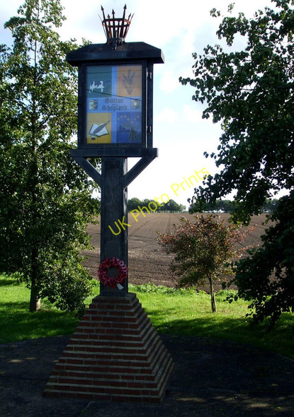 Photo 6"x4" Sutton with Shopland Village Sign Rochford\/TQ8790 c2010