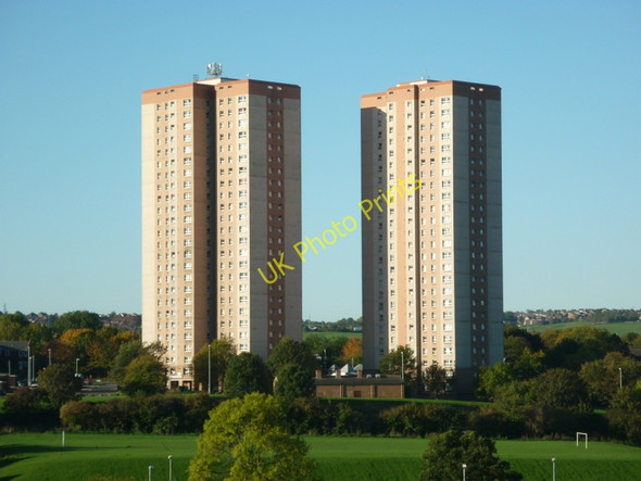 Photo 6"x4" The high life in Cottingley, Leeds Beeston\/SE2830 c2010