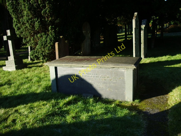 Photo 6"x4" St Kentigern's Parish Church, Crosthwaite, Keswick, Grave of  Robert Southey Keswick\/NY2623 c2007
