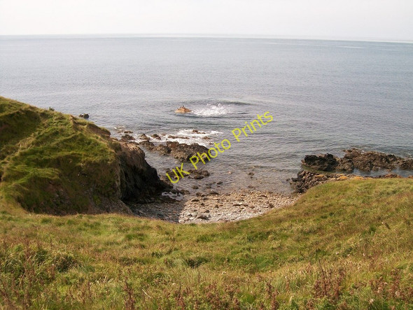 Photo 6"x4" A small cove on Penrhyn Melyn Porth Colmon\/SH1934 c2010