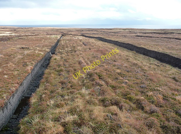 Photo 6"x4" Fresh peat banks on Druim Chaidhsiadair Sgiogarstaigh c2010