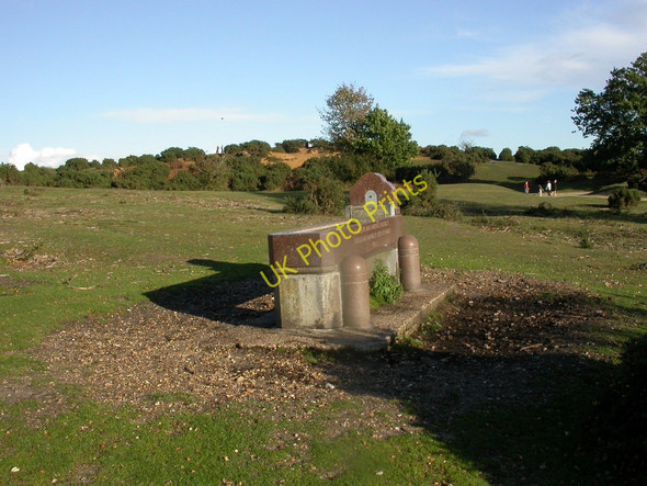 Photo 6"x4" Lyndhurst, drinking trough Clayhill\/SU3007 c2010
