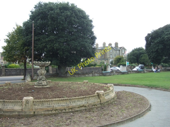 Photo 6"x4" Fountain used for flowers, Ryde Ryde c2010