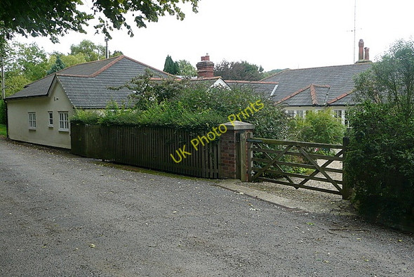 Photo 6"x4" Blenheim Cottage Nuffield c2010
