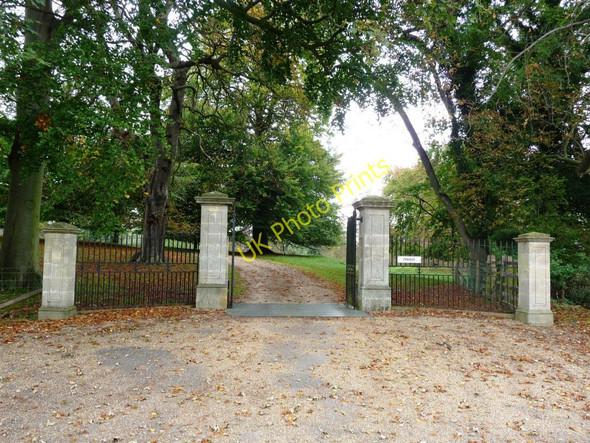 Photo 6"x4" Entrance to Holywell Hall Aunby c2010