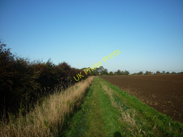 Photo 6"x4" A public footpath towards Swine Coniston\/TA1535 c2010