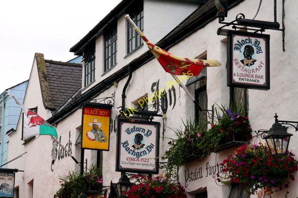 Photo 6"x4" The Black Boy Inn Caernarfon c2010