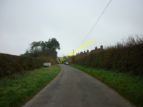 Photo 6"x4" Entering Wharram le Street Wharram le Street c2010
