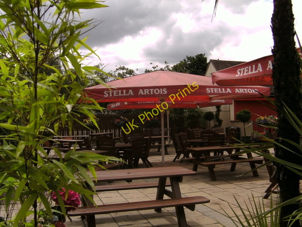 Photo 6"x4" The beer garden at the Pelican Kingston upon Hull c2010