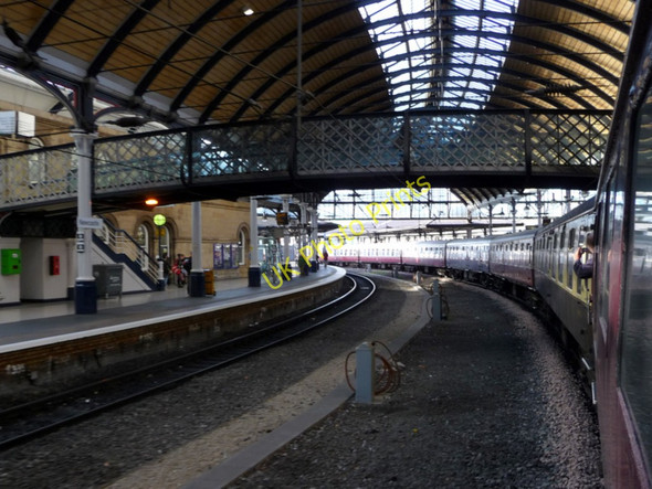 Photo 6"x4" Newcastle-upon-Tyne Station Newcastle upon Tyne c2010 P1