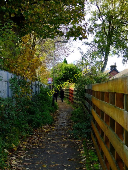 Photo 6"x4" Lane leading to Langside railway station Rutherglen c2010