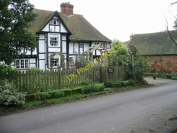 Photo 6"x4" Old black and white timber framed house on Southenay Lane Lilyvale\/TR0839 c2007