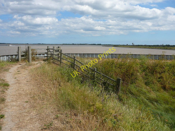 Photo 6"x4" On the Angles Way beside Breydon Water Cobholm Island c2010