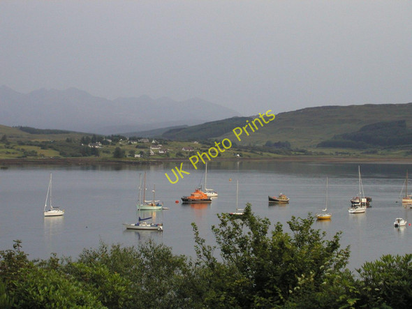 Photo 6"x4" Portree Bay Portree \/ Port Righ c2003
