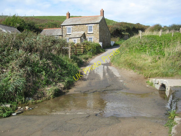 Photo 6"x4" Cottage at Hemmick Beach Penare c2010